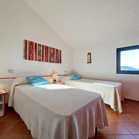 Domomea - Le Ginestre Hébergement de vacances Porto Istana